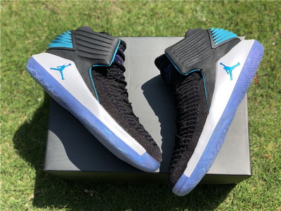 AJ 32 Bordroom CEO