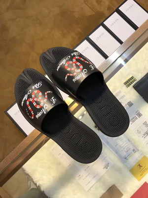 G*u*i slippers(aaa)-270