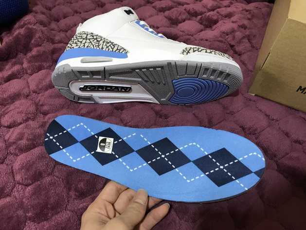 Air Jordan 3 Retro UNC