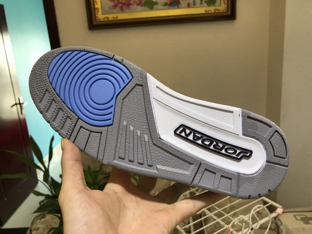 Air Jordan 3 Retro UNC