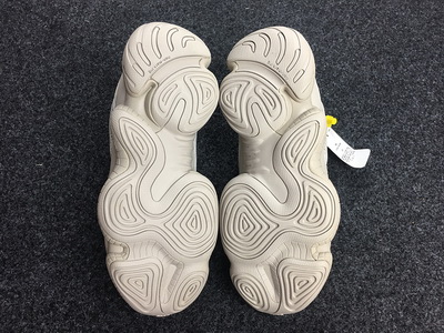 ad*s Y**zy 500(aaa)-001