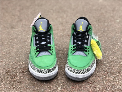 Air Jordan 3s PE Oregon Ducks