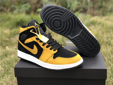 Air Jordan 1 Mid-032