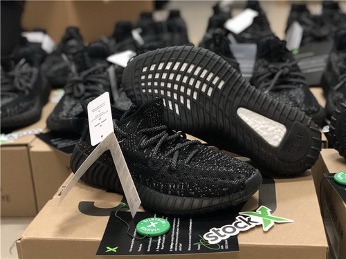 ad*s Y**zy 350 v2 boost static reflevtive black