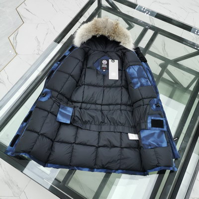 Canada Goose Coat(Women)-009