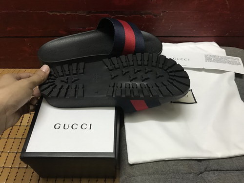 G*u*i slippers(aaa)-340