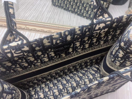 Dior Handbags AAAA(Women)-011