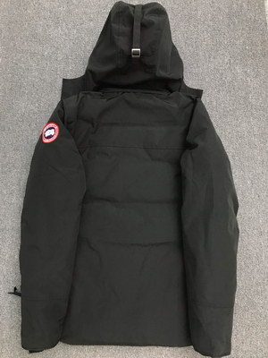 Can*a Go*e coat-37-139