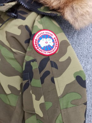 Can*a Go*e coat-01-128