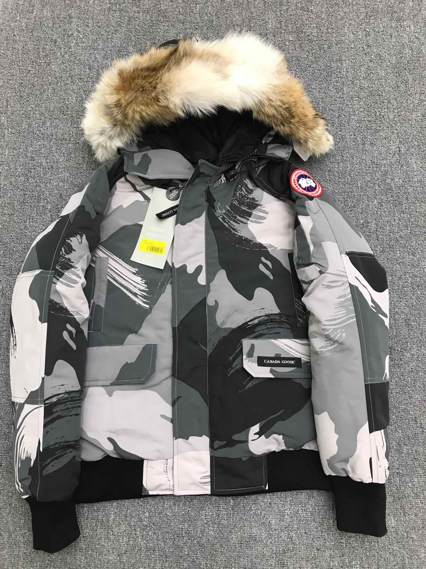 Canada Goose Coat-01-129