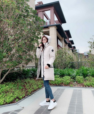Canada Goose Coat(Women)-018