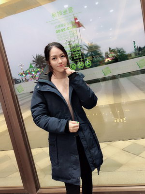 Canada Goose Coat(Women)-019