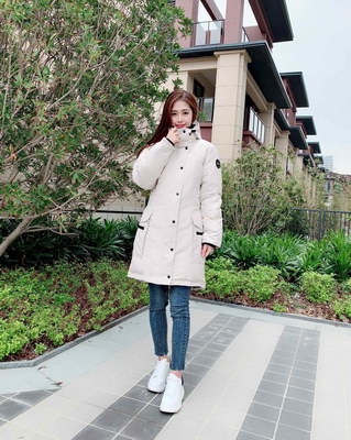 Canada Goose Coat(Women)-018