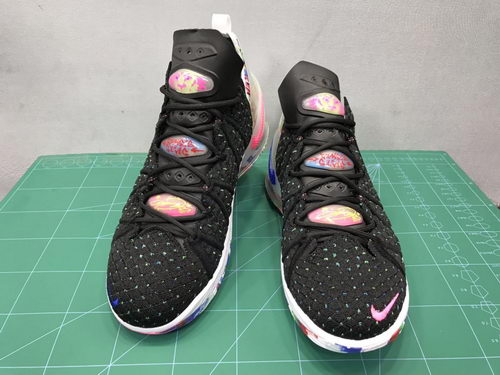 LeBron 18-012