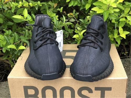 ad*s Y**zy boost 350 v2 “black”