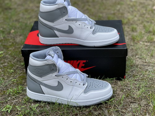 Air Jordan 1 High OG “Stealth”