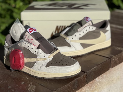 Travis Scott x Air Jordan 1 Low