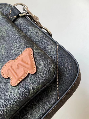 LV Handbags AAA(Men)-090