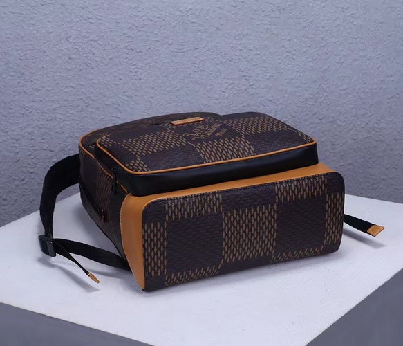 LV Backpack(AAAA)-070