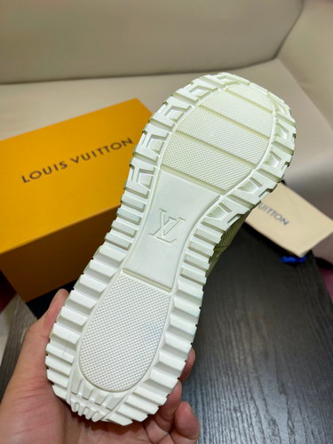 LV Shoes(AAA)-807