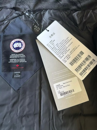 Canada Goose Coat (E30)-222