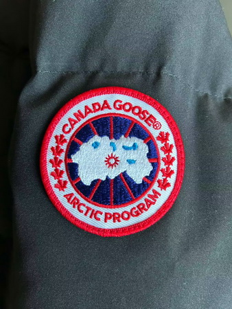 Canada Goose Coat (black)-221