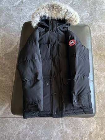 Canada Goose Coat (black)-221