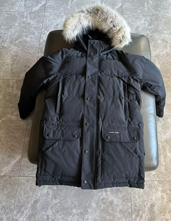 Canada Goose Coat (black)-221
