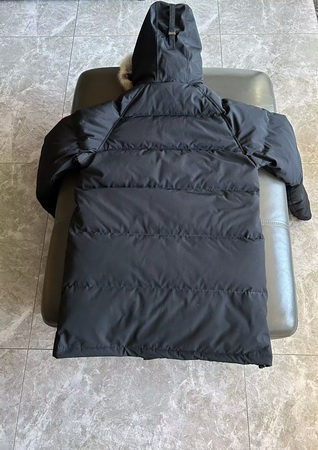 Canada Goose Coat (black)-221