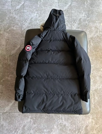 Canada Goose Coat (black)-221