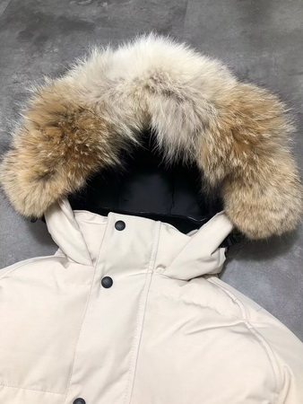 Canada Goose Coat (E30)-224
