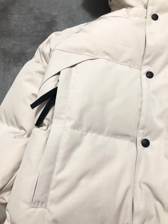Canada Goose Coat (E30)-224