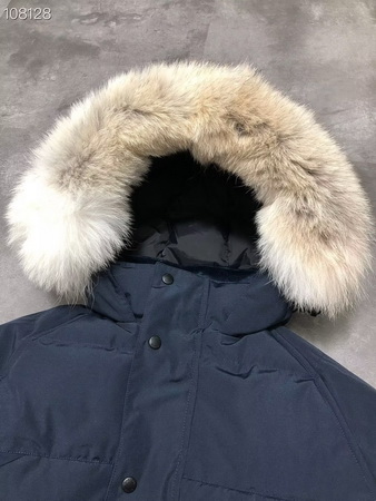 Canada Goose Coat (E30)-222
