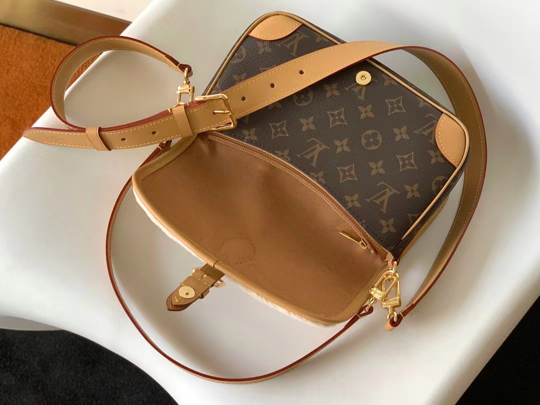 LV Handbags AAA(Women)-137