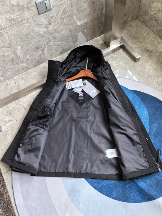 Can*a Go*e jacket-003