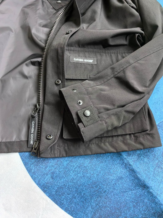 Can*a Go*e jacket-003