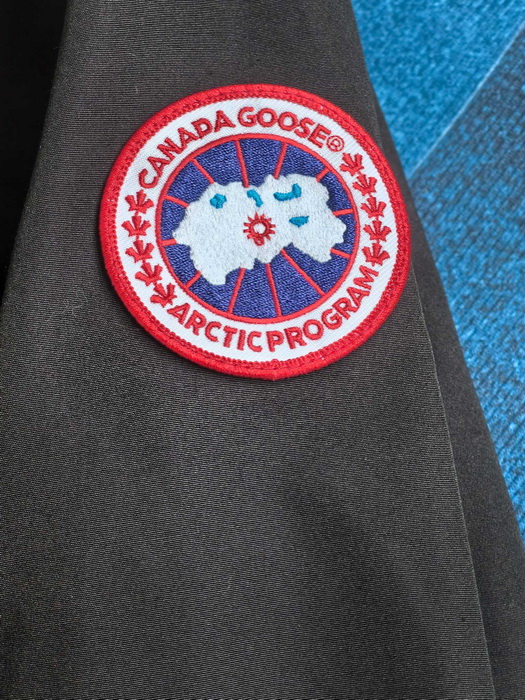 Can*a Go*e jacket-006