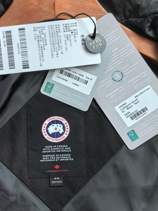 Can*a Go*e jacket-006