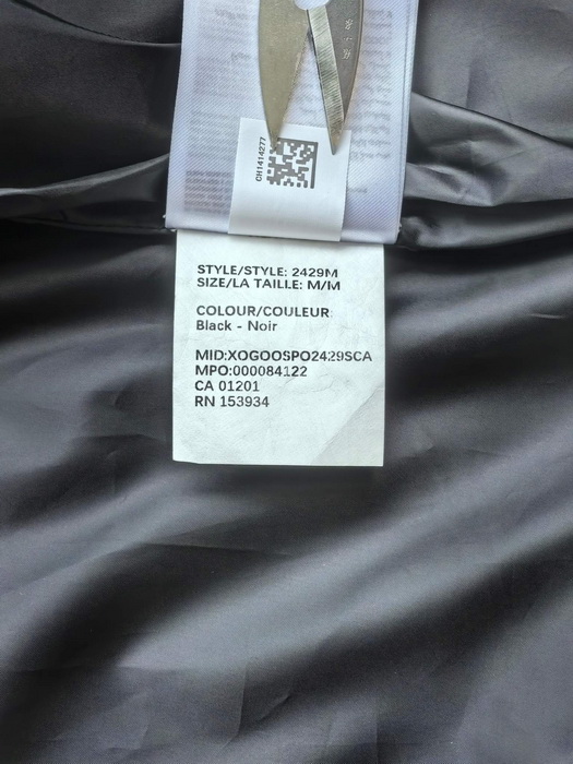 Can*a Go*e jacket-006