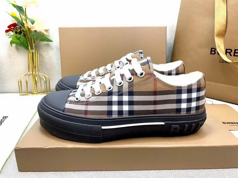 Burberry Shoes(AAA)-118