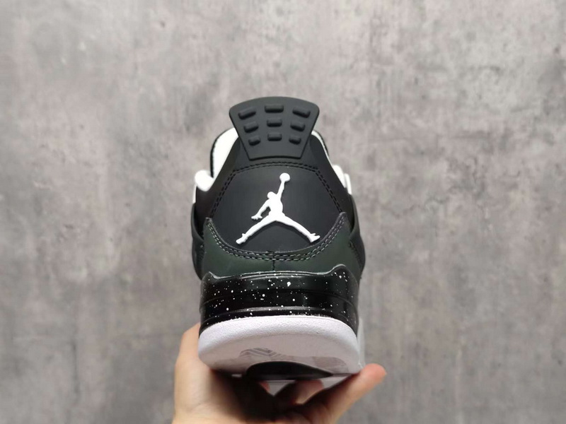 Air Jordan 4 Retro-040