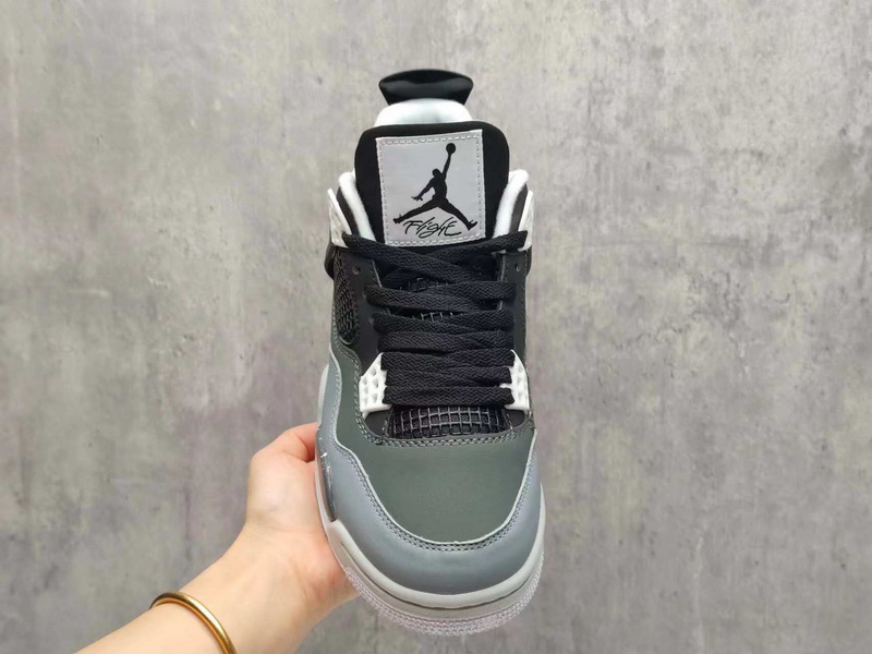 Air Jordan 4 Retro-040