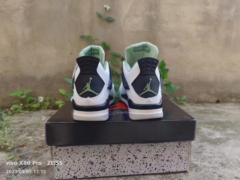 Air Jordan 4 Retro-061