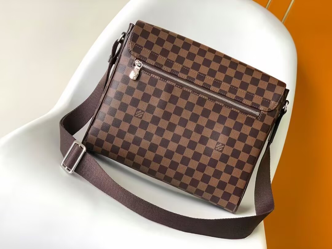 LV Handbags AAAA(Men)-152
