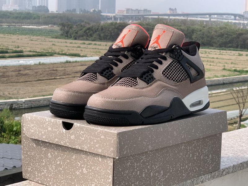 Air Jordan 4 Retro-082