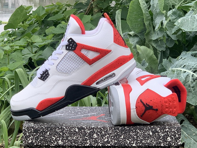 Air Jordan 4 Retro-085