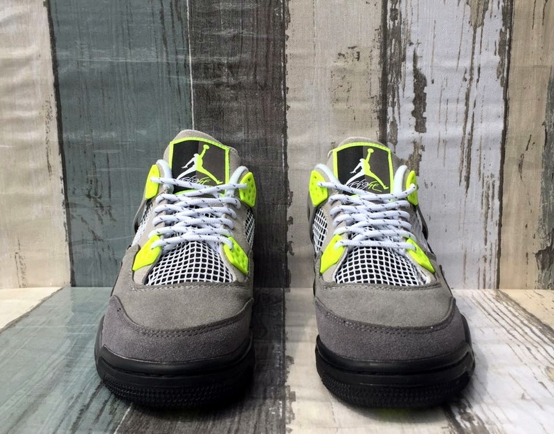 Air Jordan 4 Retro-107