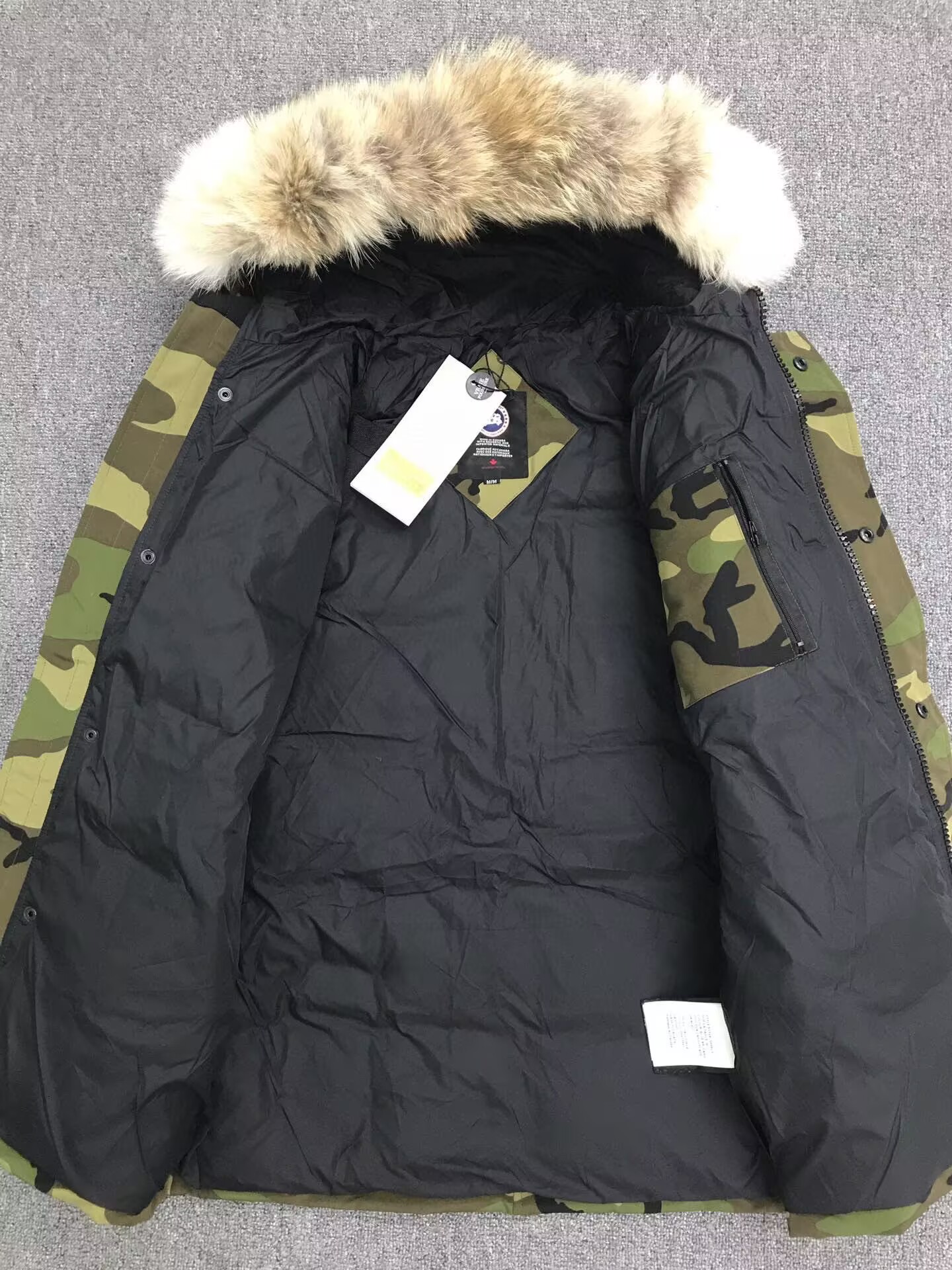Canada Goose Coat-380