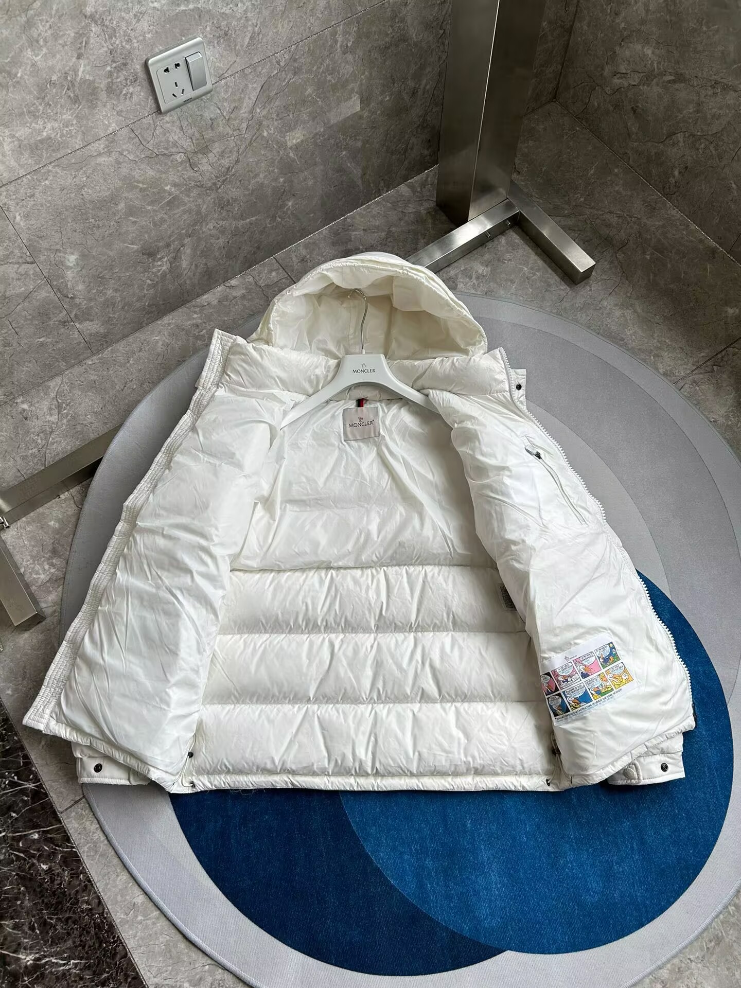 Moncler Coat-260