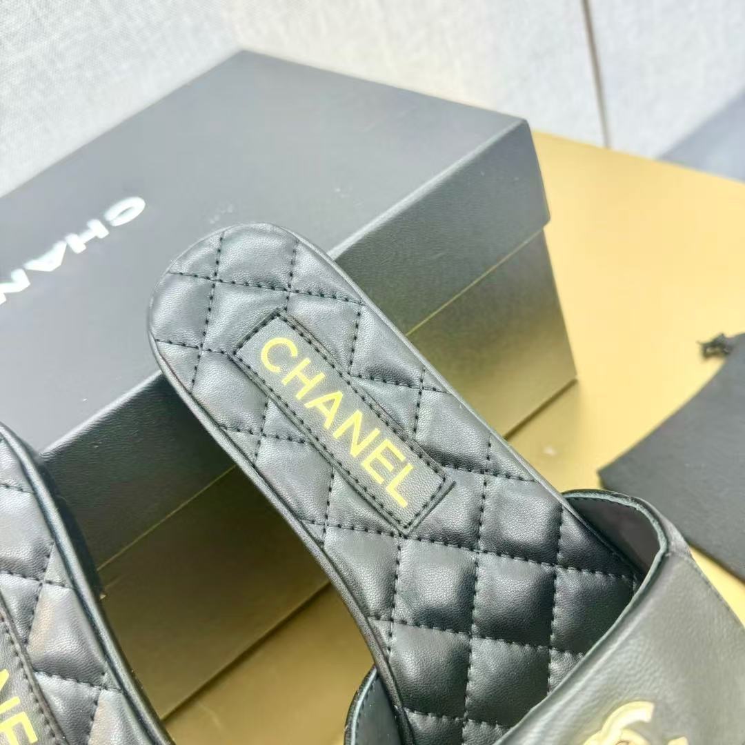 Chanel Slippers Women(AAA)-010